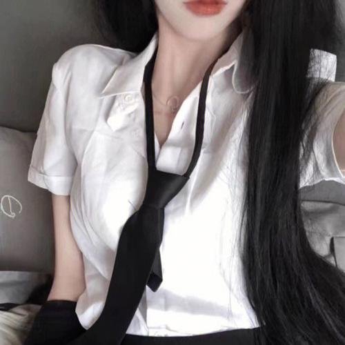 她